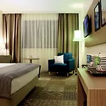 Mercure Center Hotel 4*