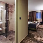 Mercure Center