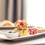Mercure Center Hotel 4*