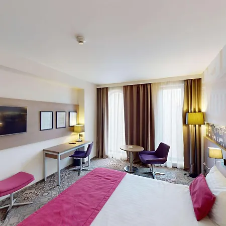 Mercure Center Hotel 4*
