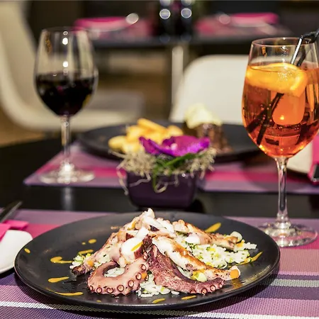 Mercure Center Hotell 4*