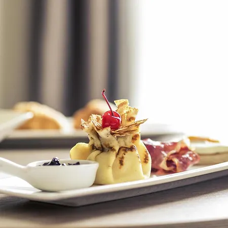 Mercure Center Hotel 4*