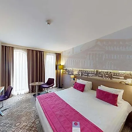 Mercure Center Hotel 4*