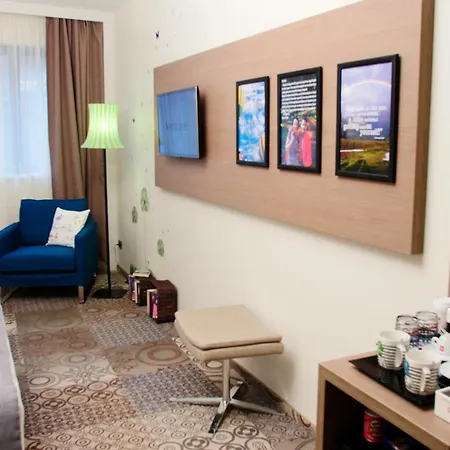 Mercure Center Hotel 4*