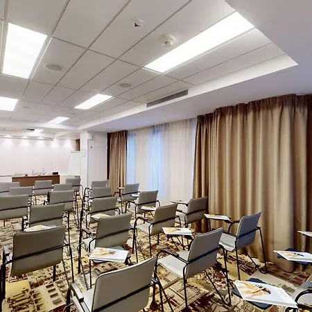 Mercure Center 4*