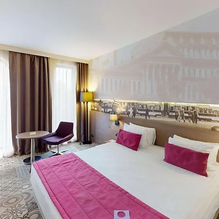 Mercure Center 4*
