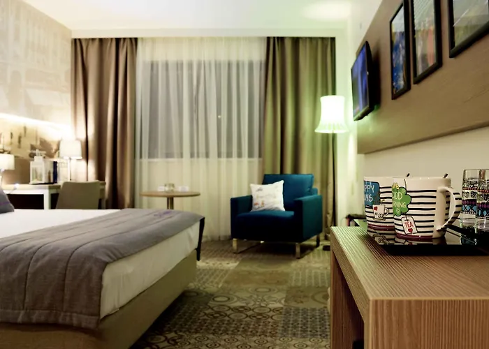 Mercure Center מלון 4*