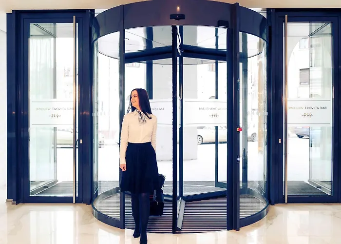 Mercure Center מלון