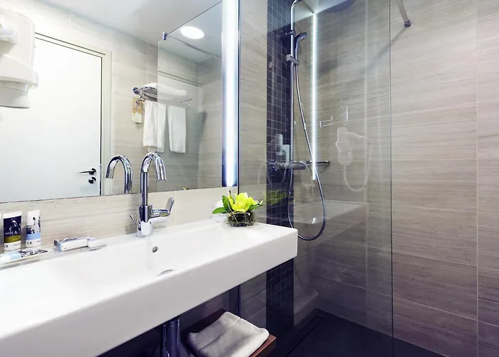 Mercure Center מלון