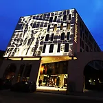 Mercure Center